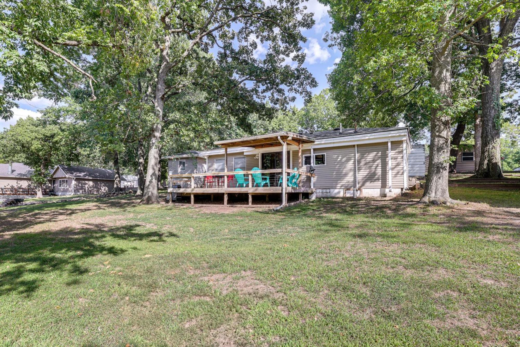 Grove Lakefront Cabin With Water And Dock Access! Exterior photo