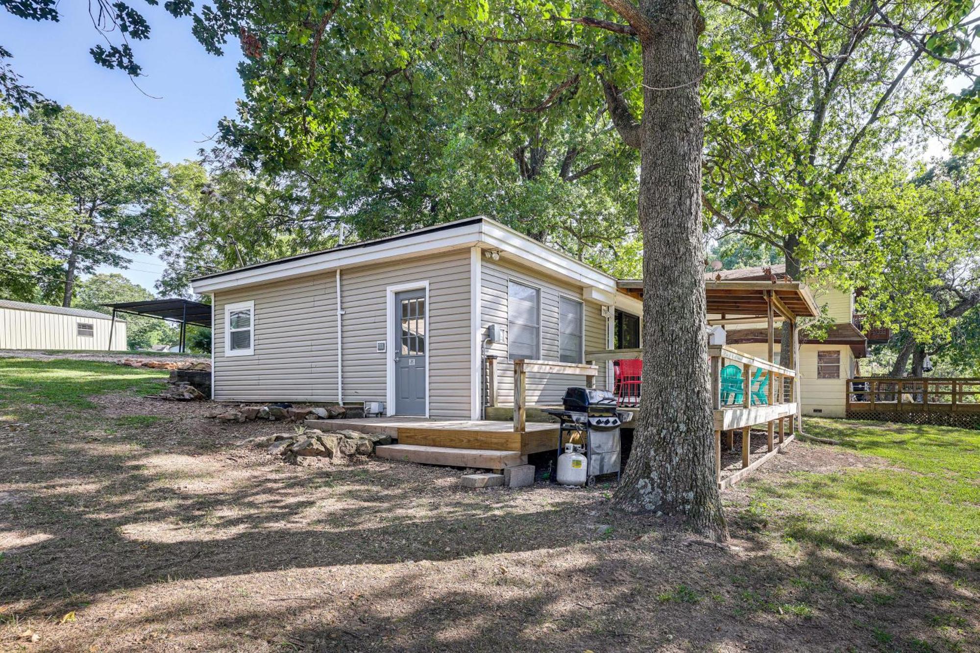 Grove Lakefront Cabin With Water And Dock Access! Exterior photo